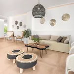 מלון Elvita 2*