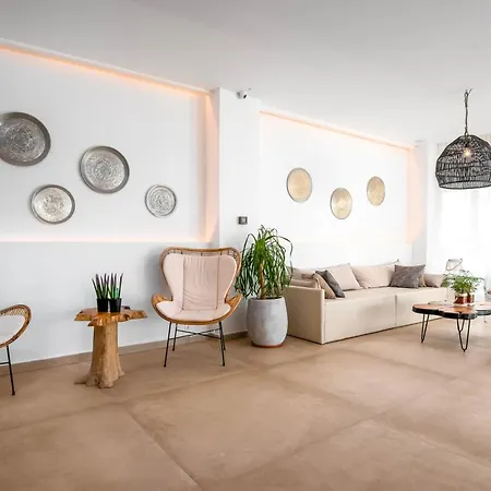 Elvita Hotel 2*